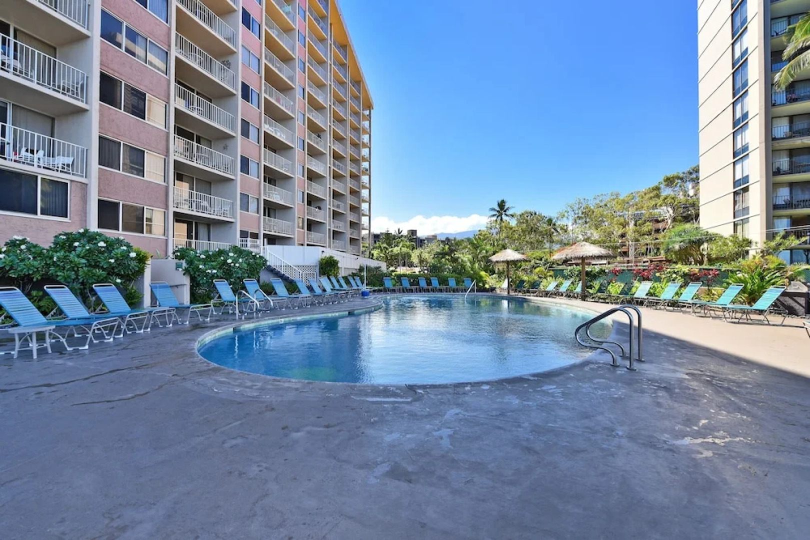 Royal Kahana #911 2 Bedroom Condo by RedAwning