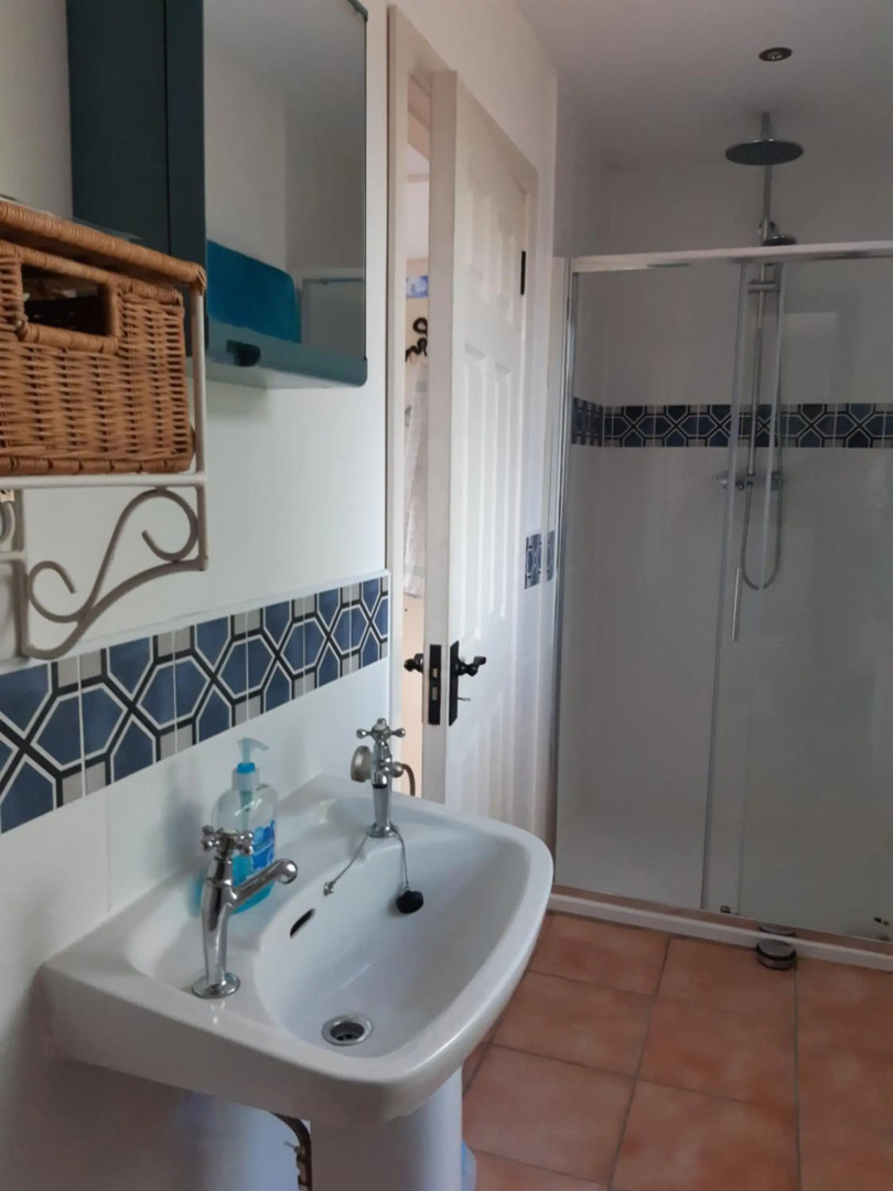 Beautifully Restored Cottage, Doochary