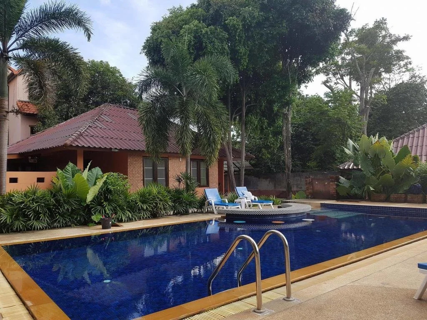 Floraville Phuket Resort