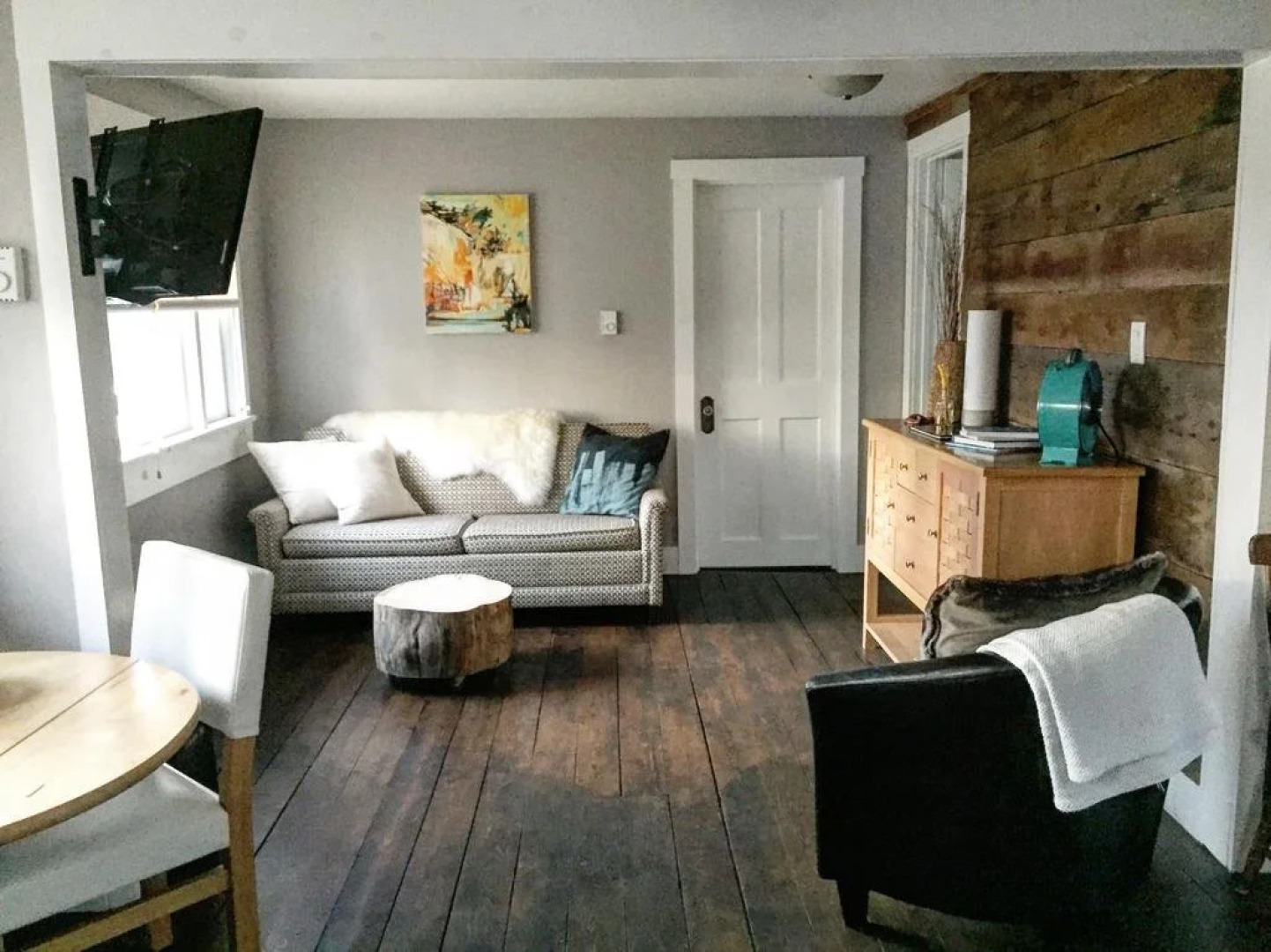 Far Far Away Guesthouse