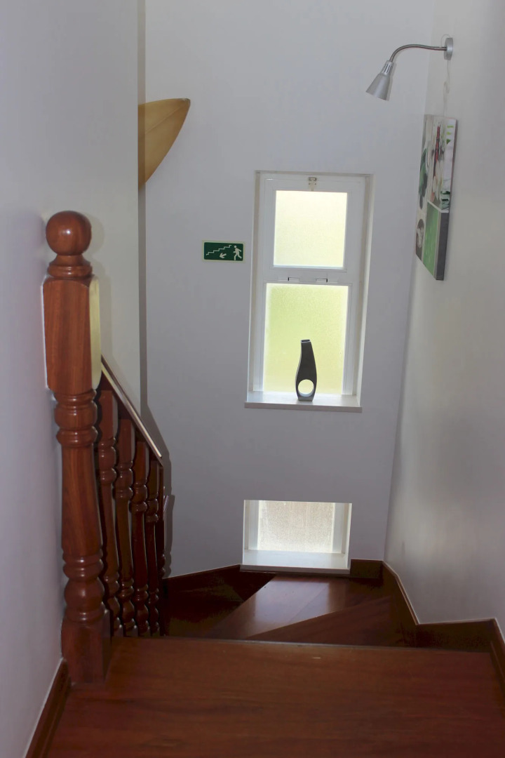 Ericeira Chill Hill Hostel & Private Rooms