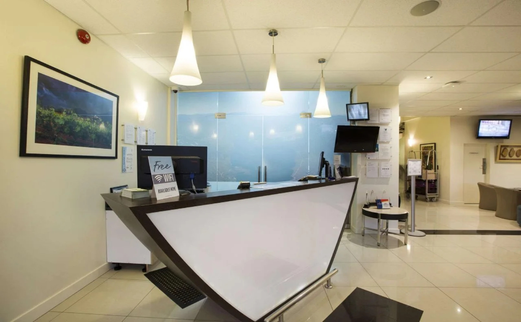 Nightelier Devonport Gateway Hotel