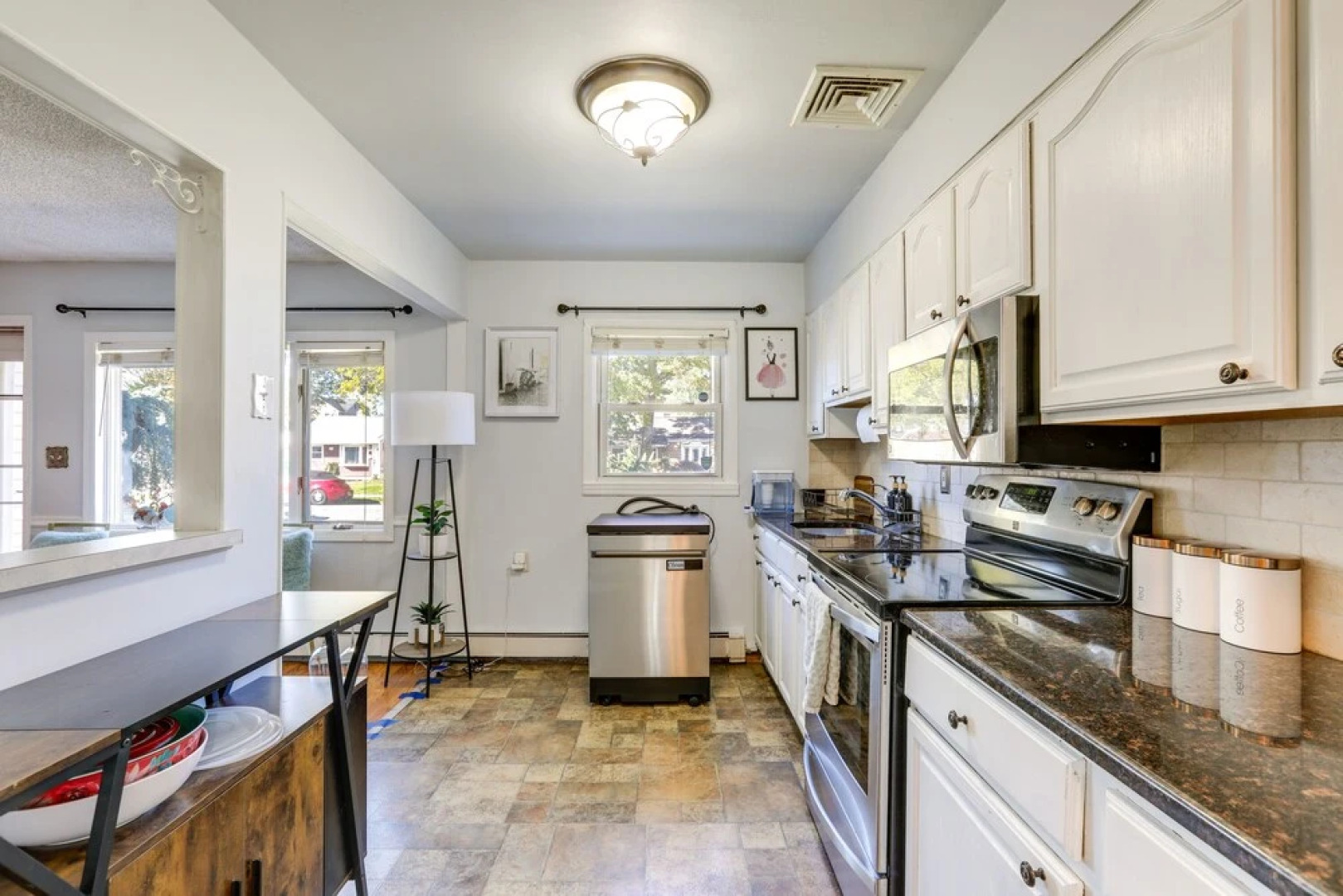 Edison Vacation Home: 1 Mi to Train Station to NYC