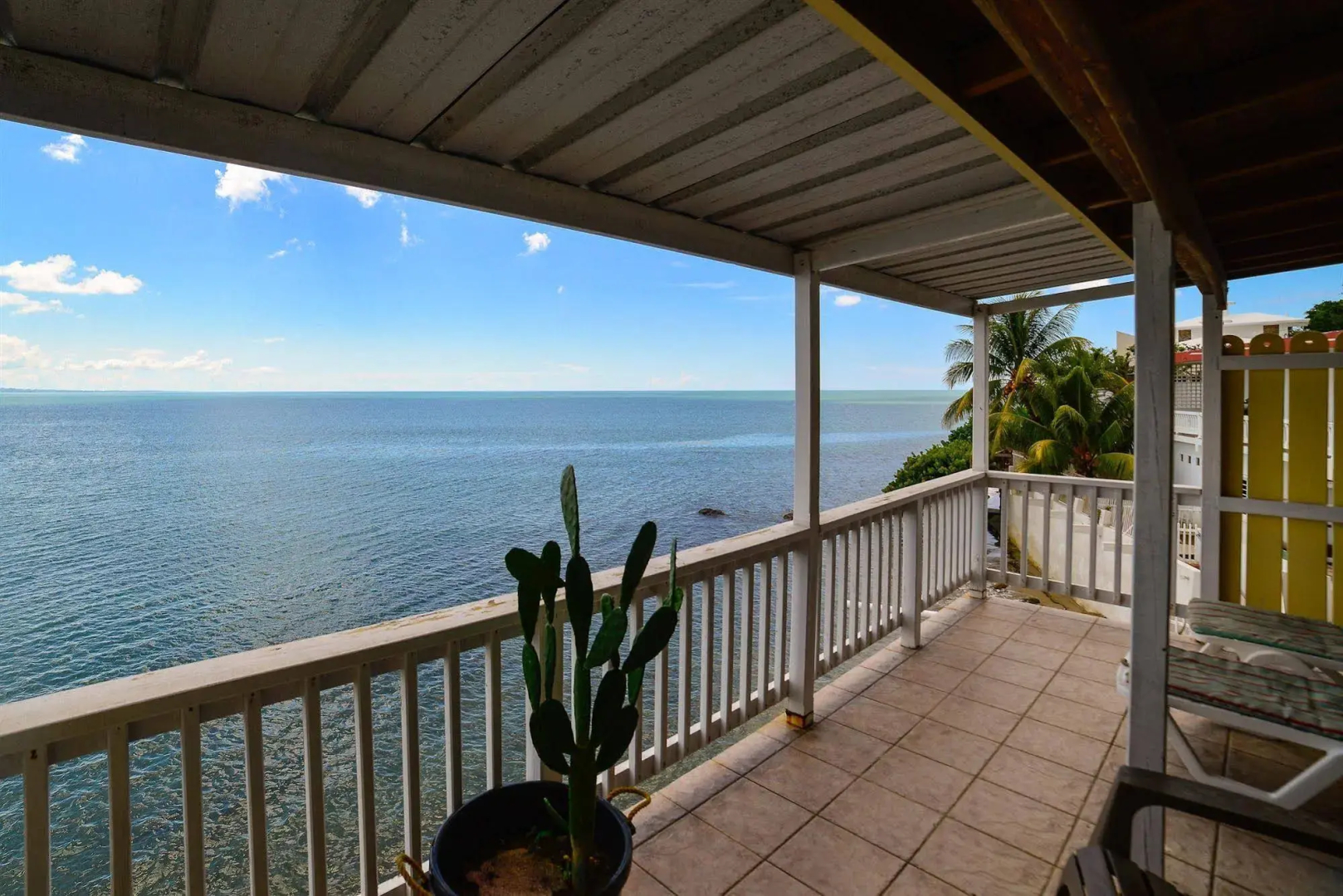 Lemontree Oceanfront Cottages