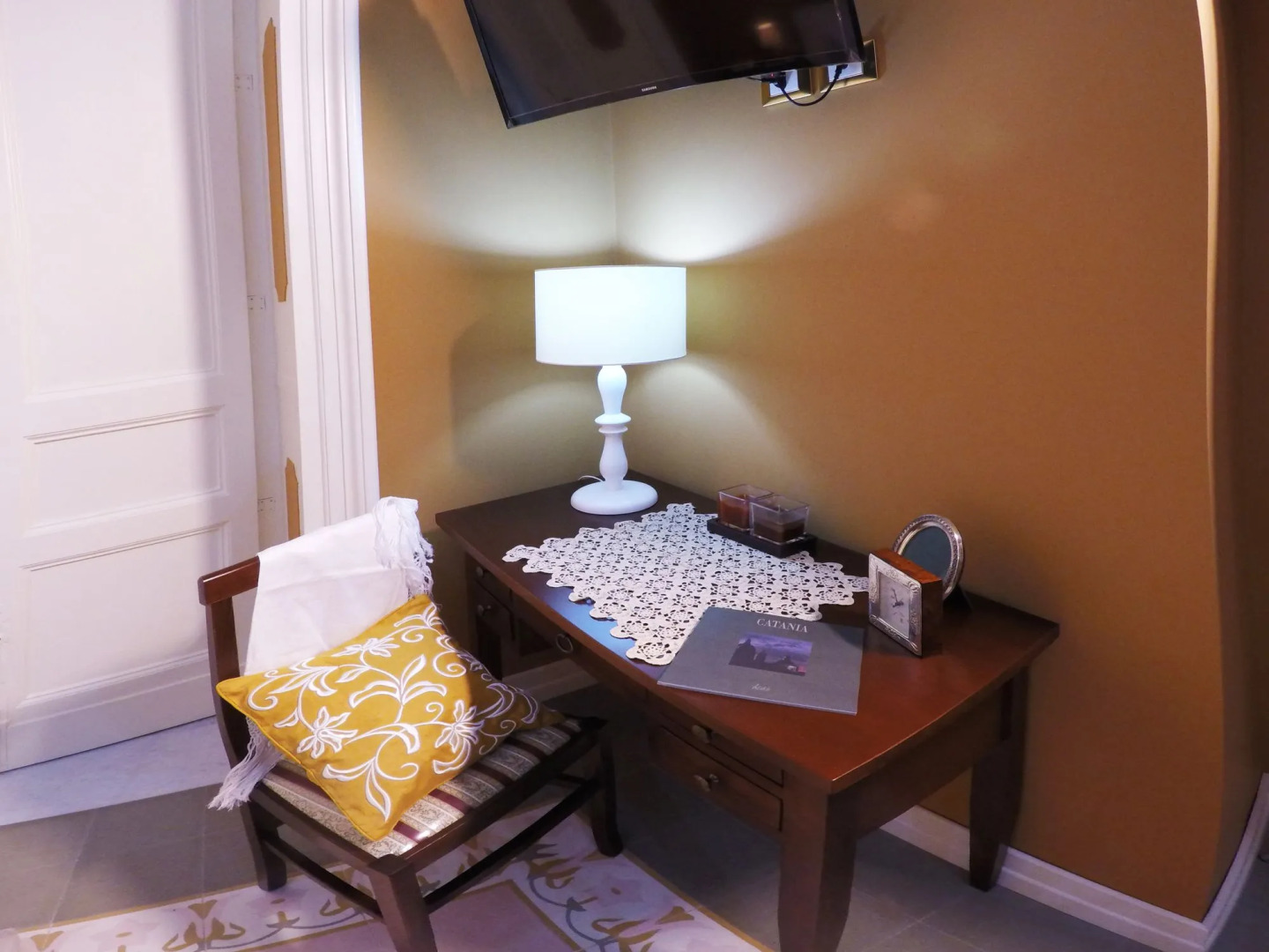 Art Fashion House Luxury Rooms