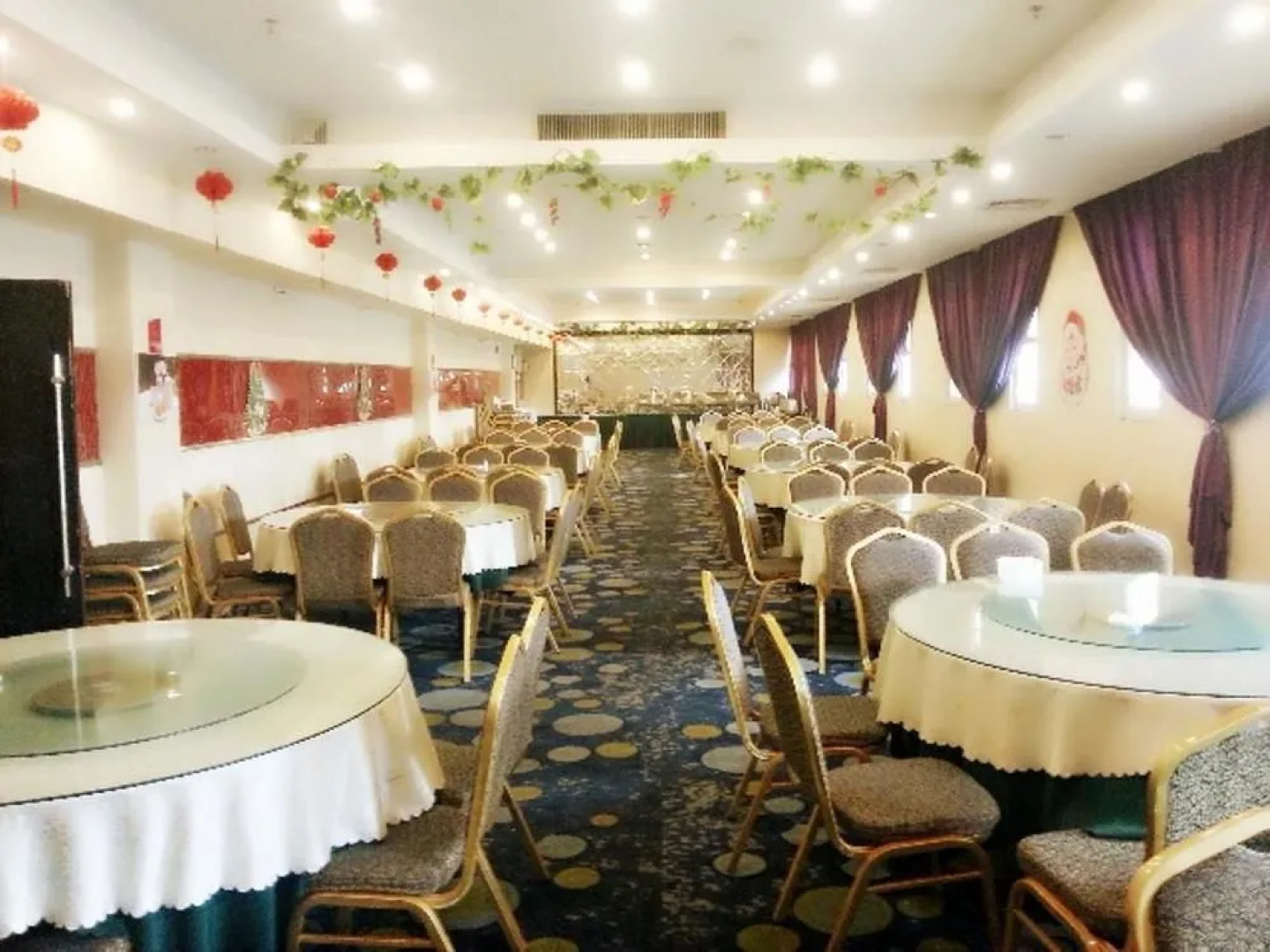 Jiutian Fashion Hotel (Zhengzhou Dashi Bridge)