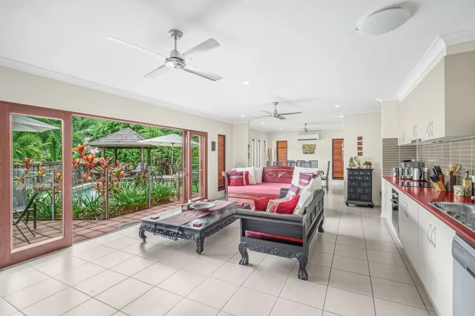 Belle Escapes - Latania Villa Palm Cove