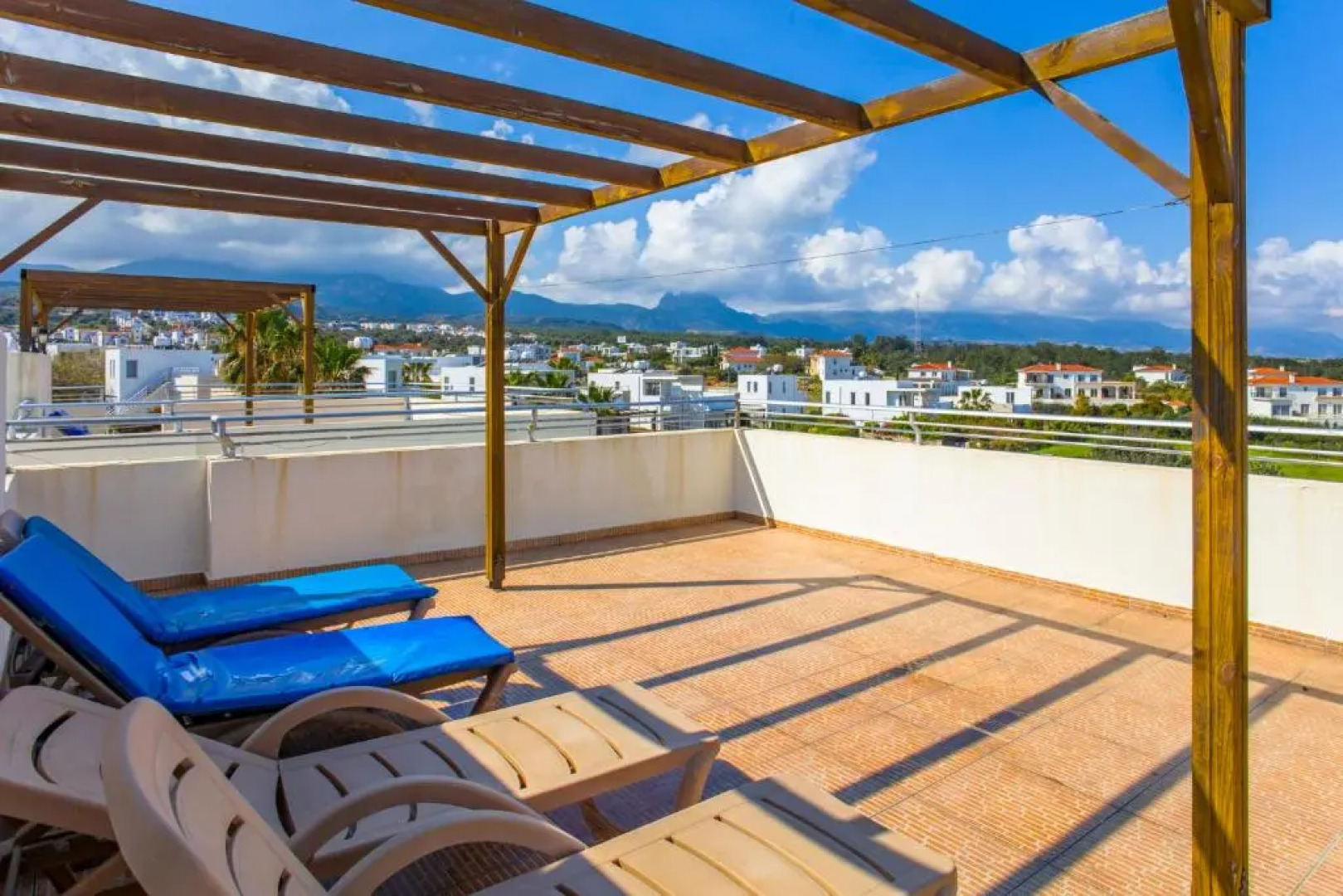 Apartment - penthouse 200 meters from the beach