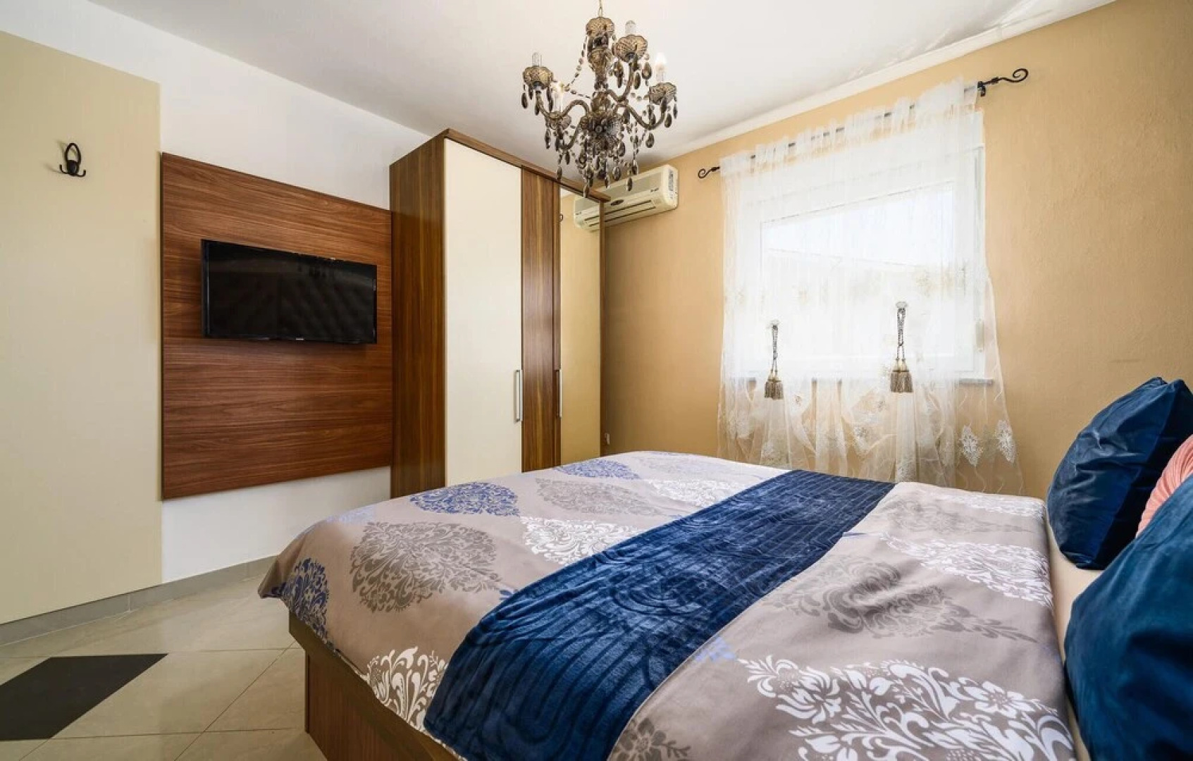 Awesome Home in Valtursko Polje With Wifi and 12 Bedrooms