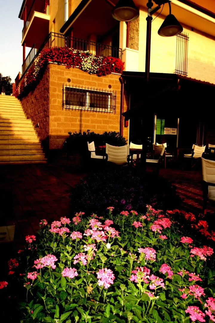 Tortorella Inn Resort