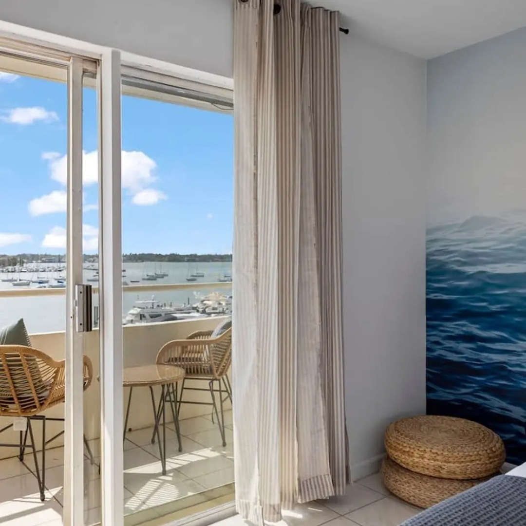 Bayshore Bliss- Cozy Space Pool Views