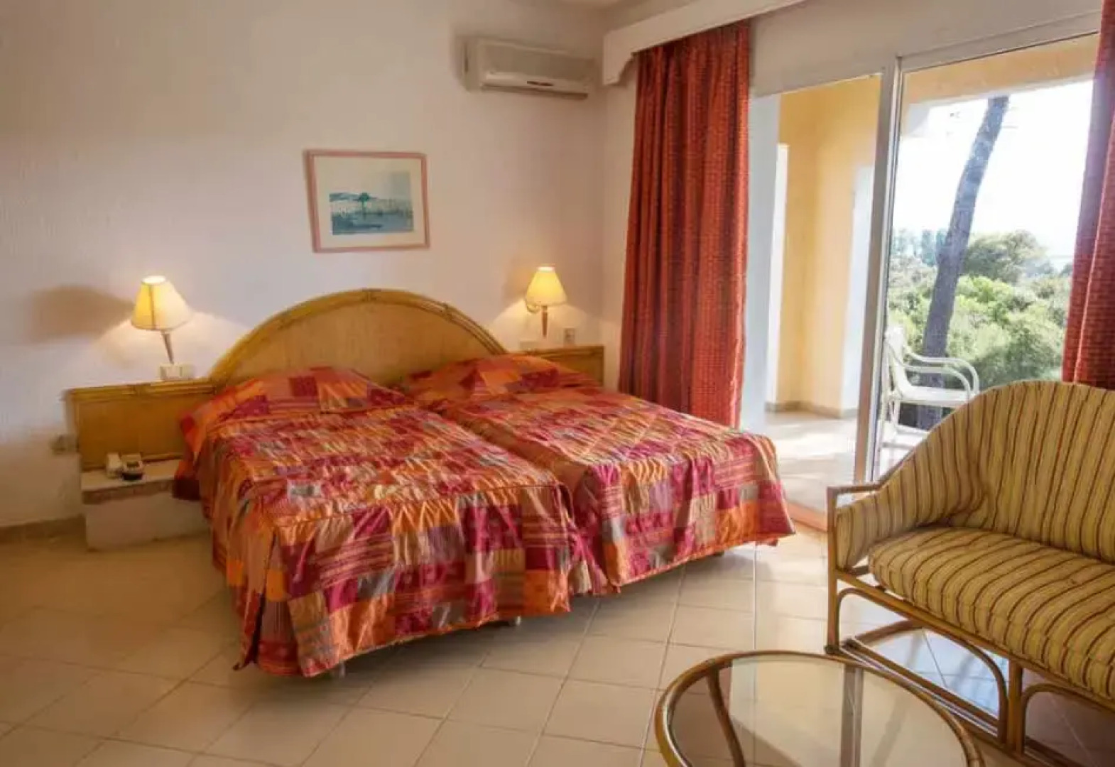 Golden Yasmin Mehari Tabarka