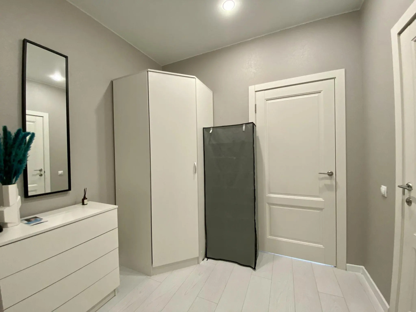 Compass (Компасс) на улице Сергея Джанбровского 5