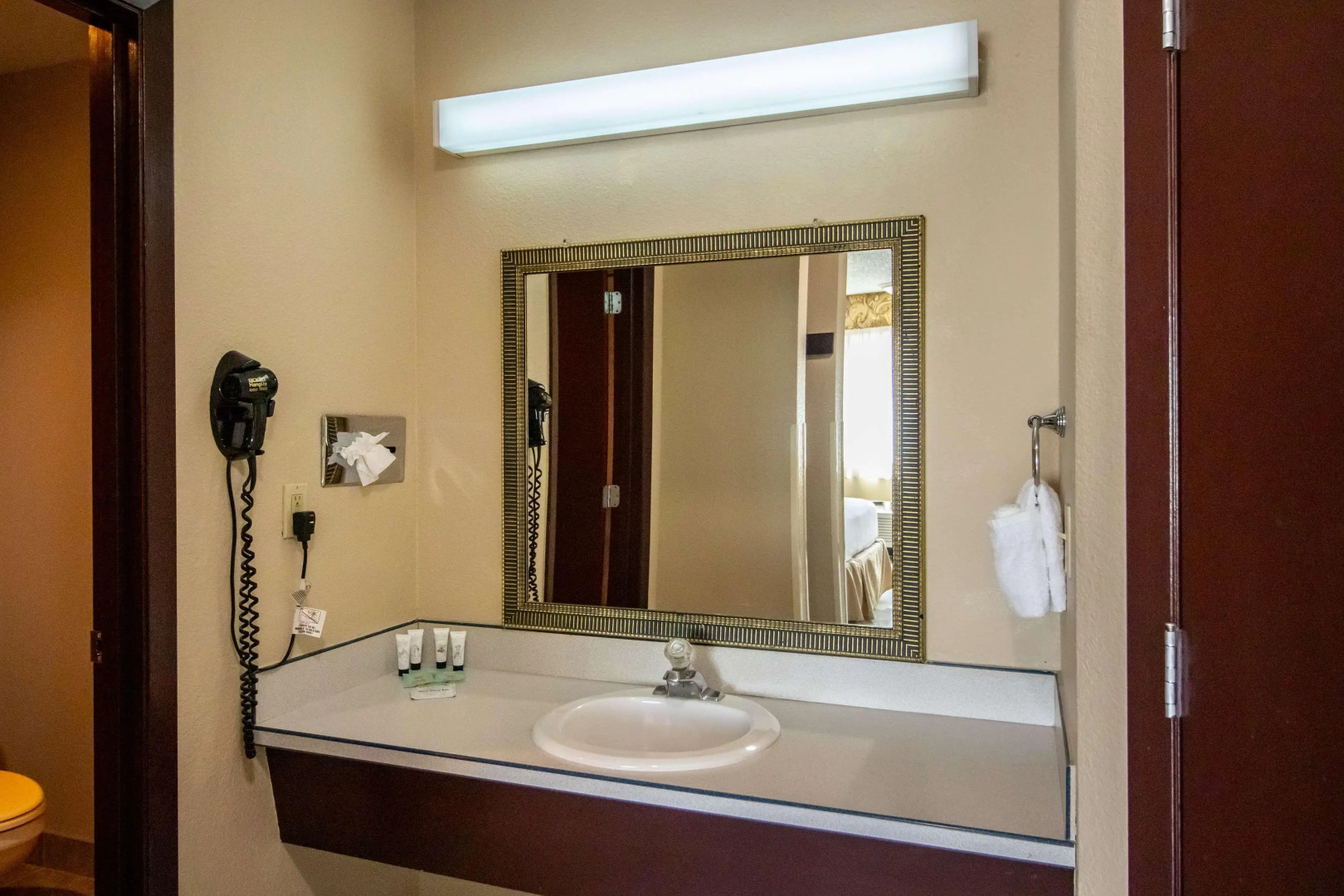 Red Lion Inn & Suites Vancouver