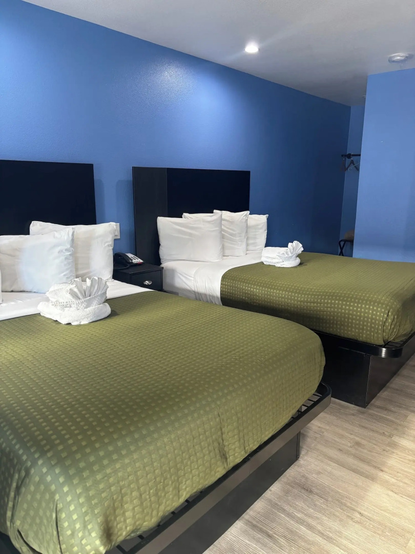 Monterey Fireplace Inn