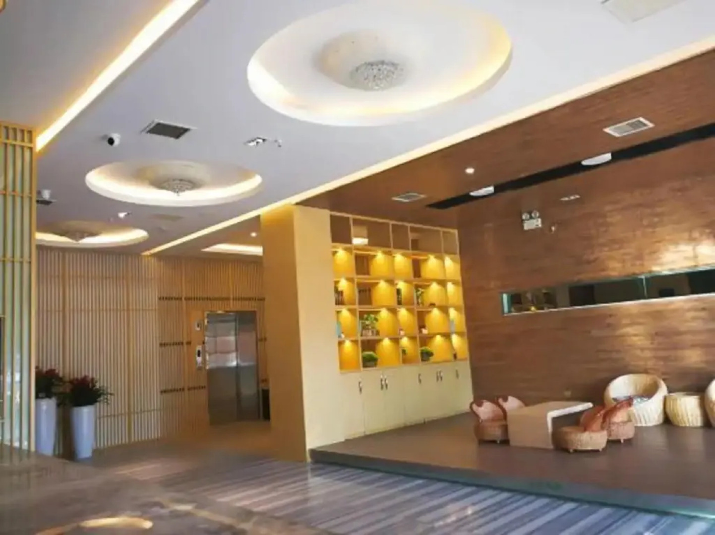 Yitel Trend (Fuzhou Guping Road Provincial Government Pingshan Metro Station)