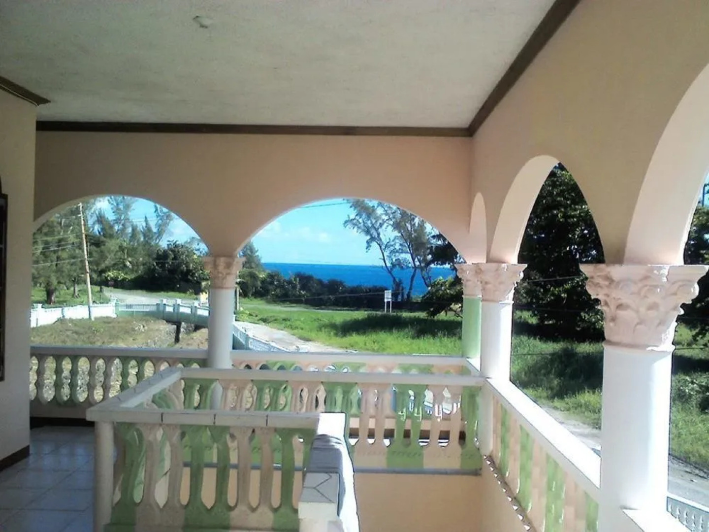 Dolphin Bay Yoga Guest House