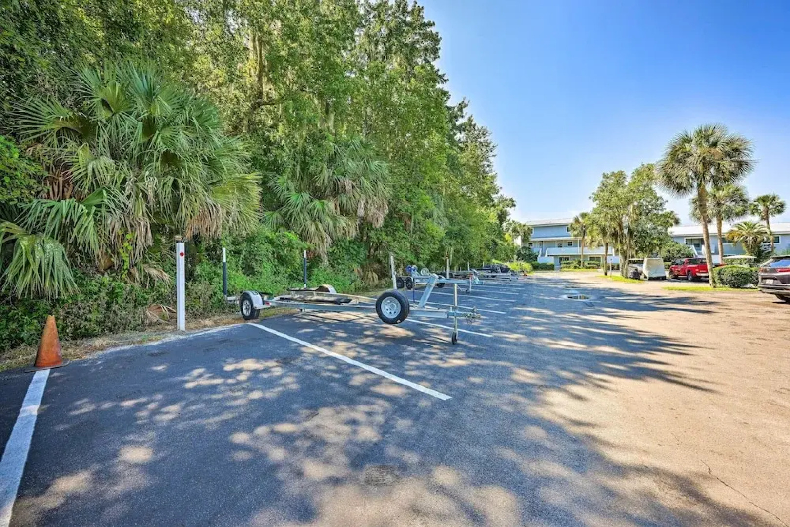 Pool Access & Lanai: Riverfront Welaka Condo!