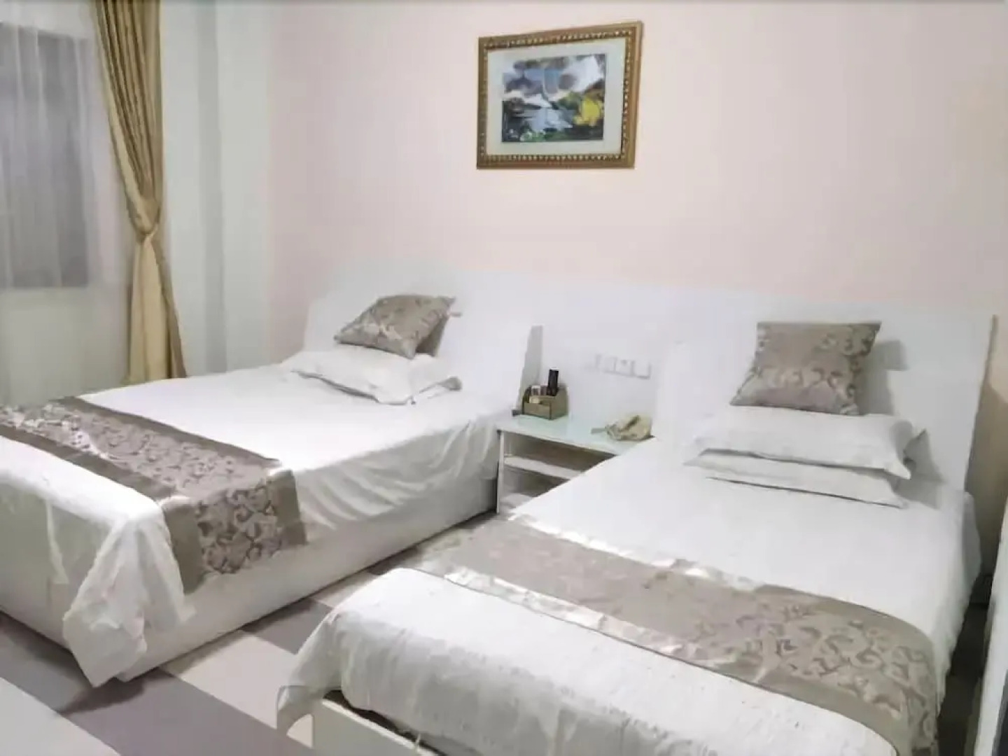 Shanghai Blue House Business Hotel