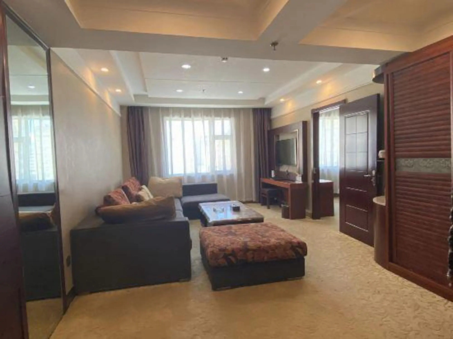 Super 8 Hotel Hezuo Shengshi Jubao