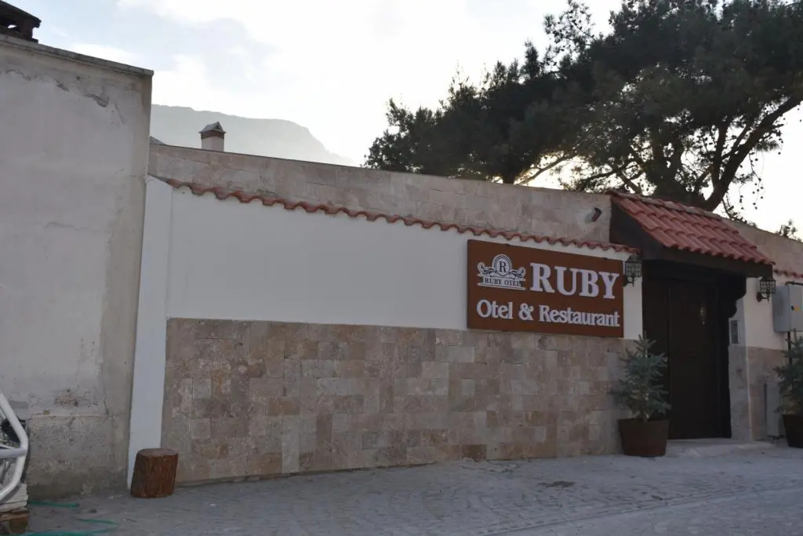 Ruby Hotel