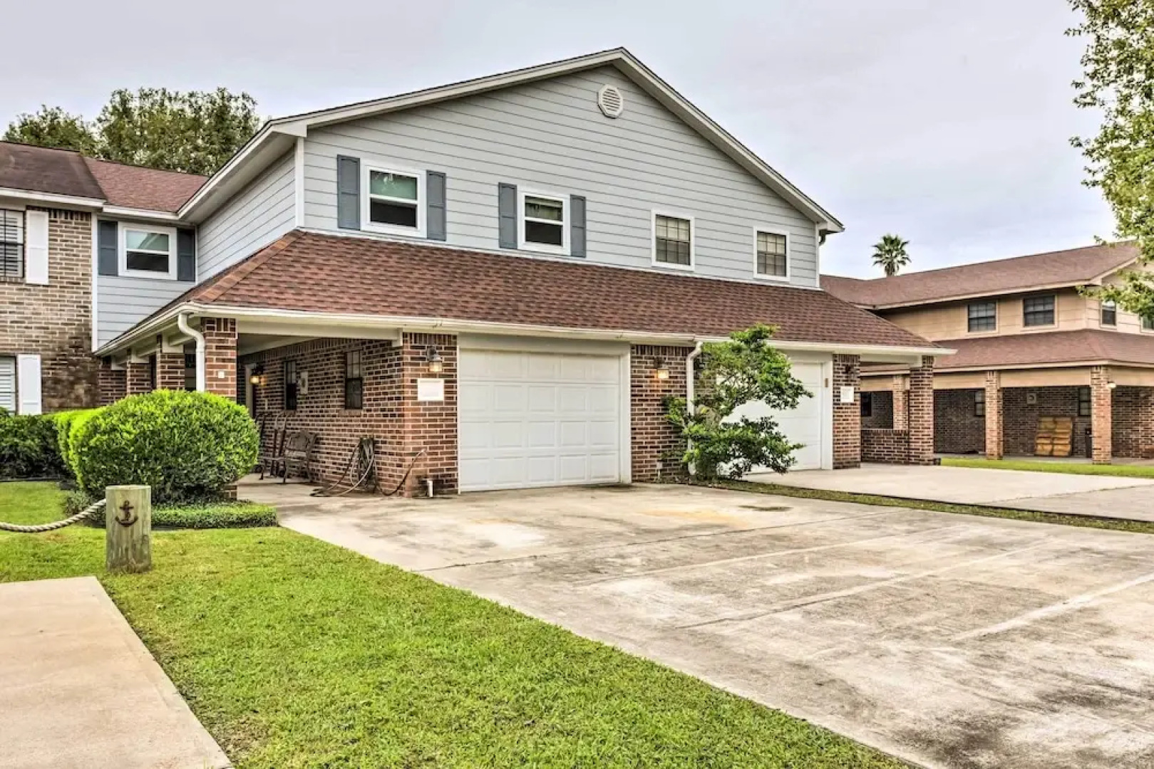 Quiet Lake Conroe Townhome w/ 2 Boat Slips!