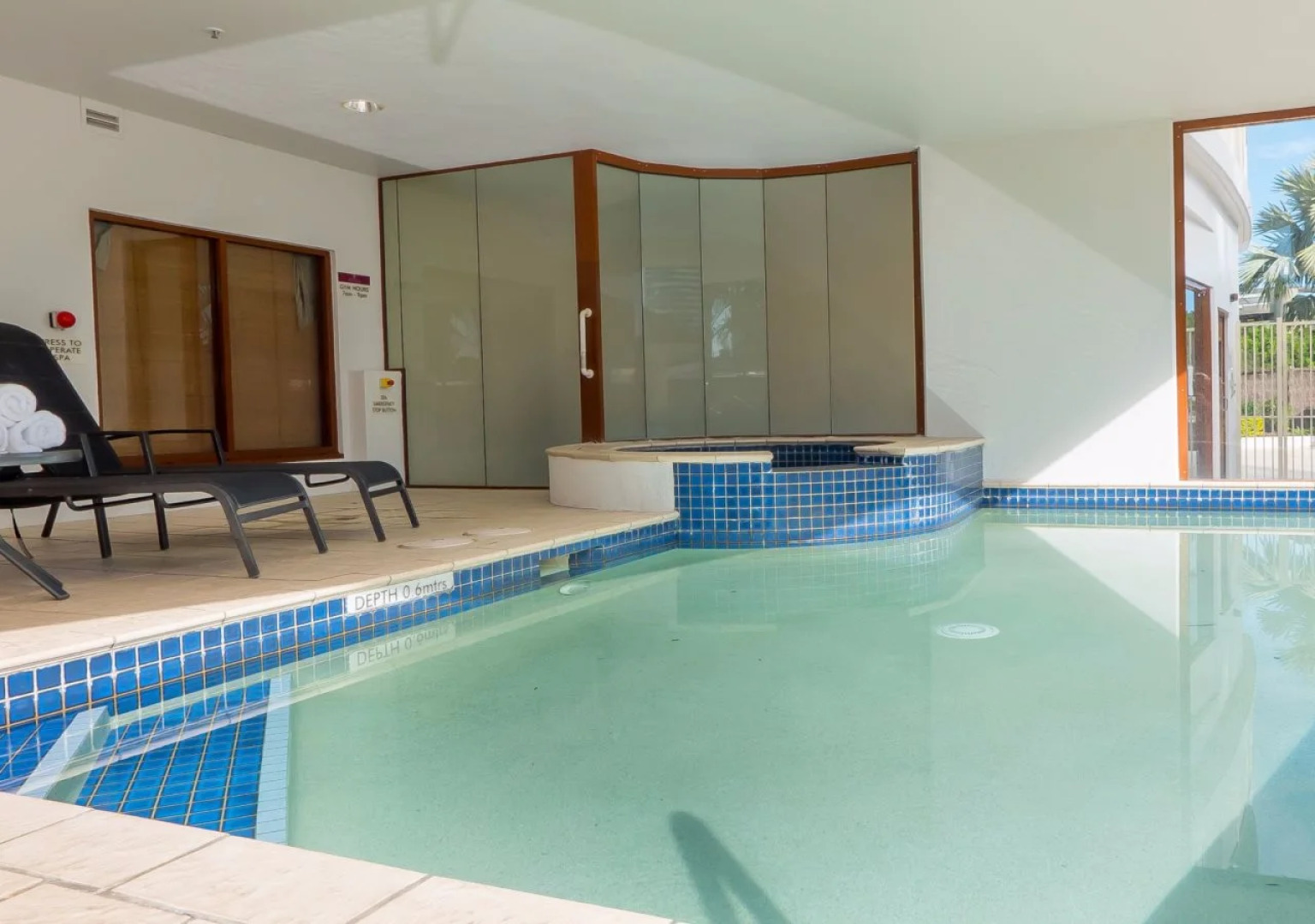 Broadbeach Savannah Hotel & Resort