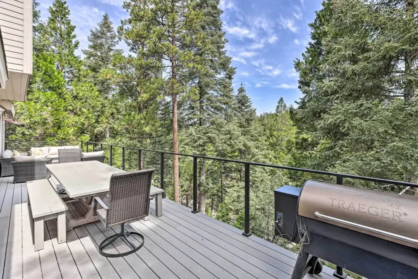 Spacious Lake Arrowhead Home w/ Putting Green