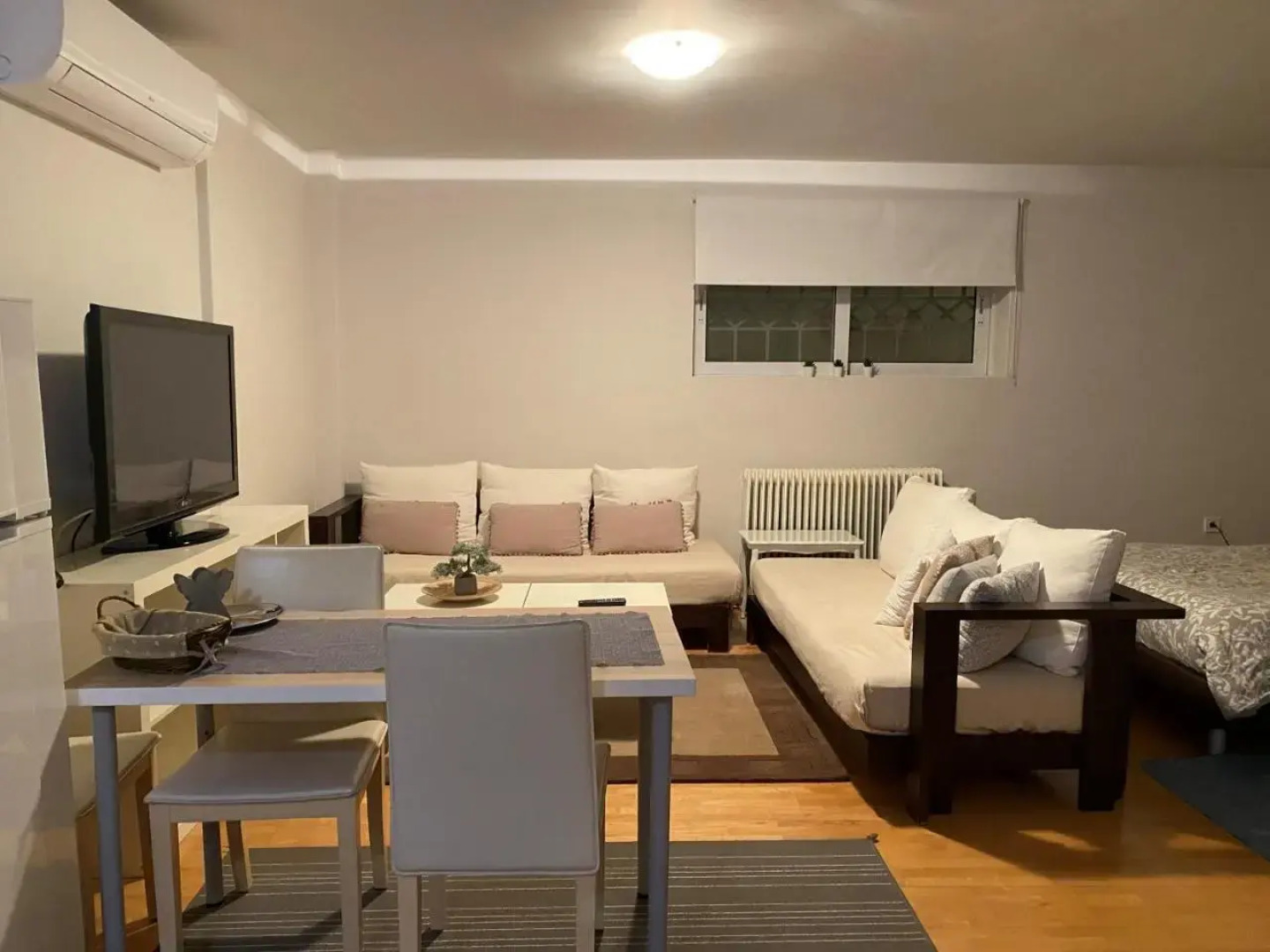 Bright, Cosy Studio close to Glyfada Beach & Center