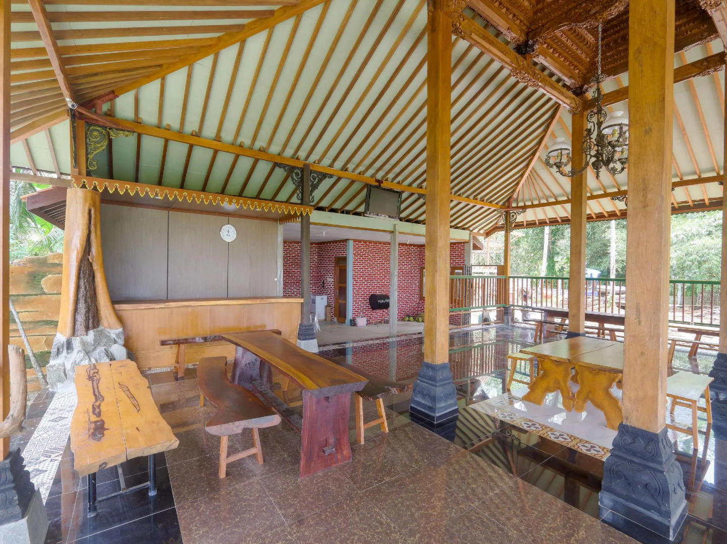 OYO 90189 Roemah Kayoe