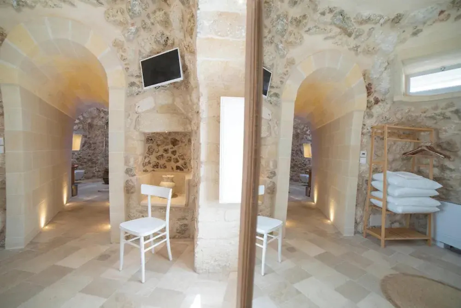 Trullo Meraviglia With Garden And Pool