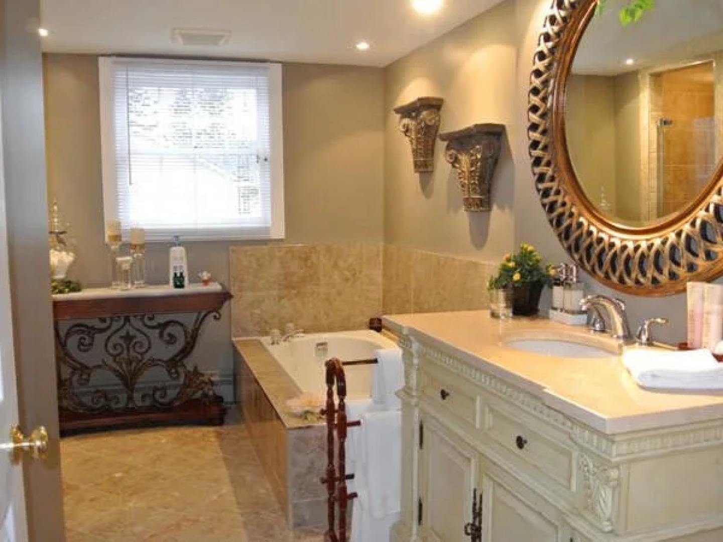 The Georgian Residence Luxury Boutique Suites