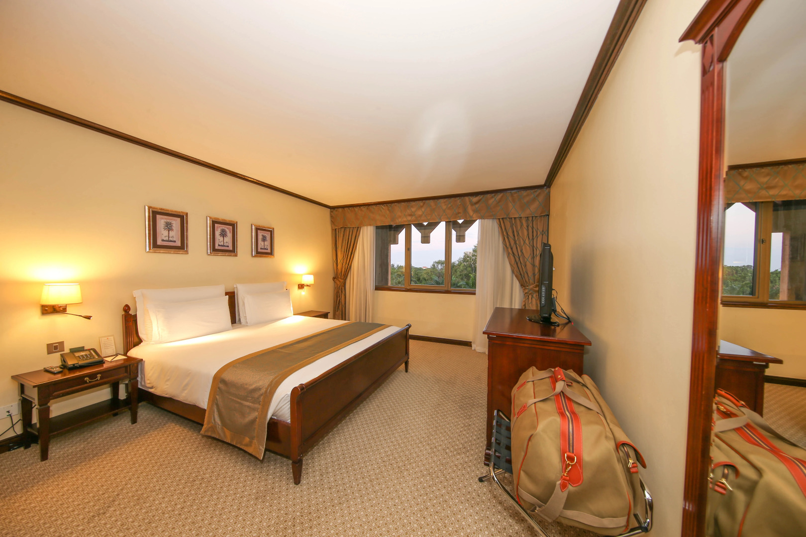 Отель Dar Es Salaam Serena