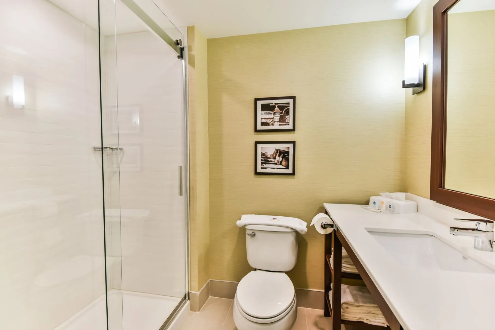 Comfort Suites Downtown Windsor