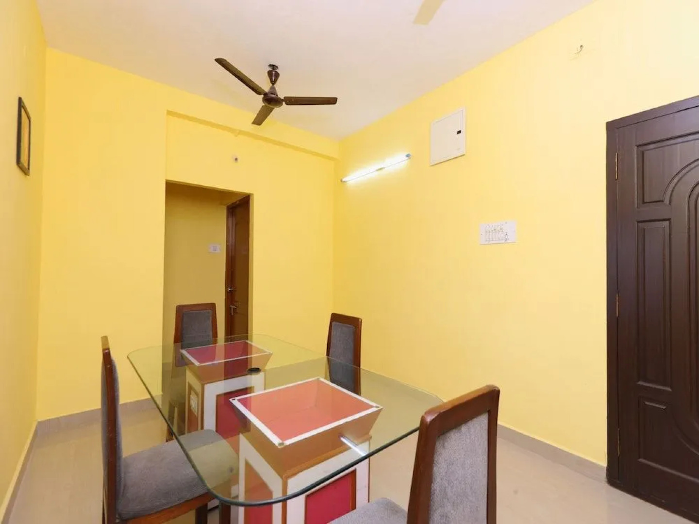 Oyo 15480 West Wood Residency