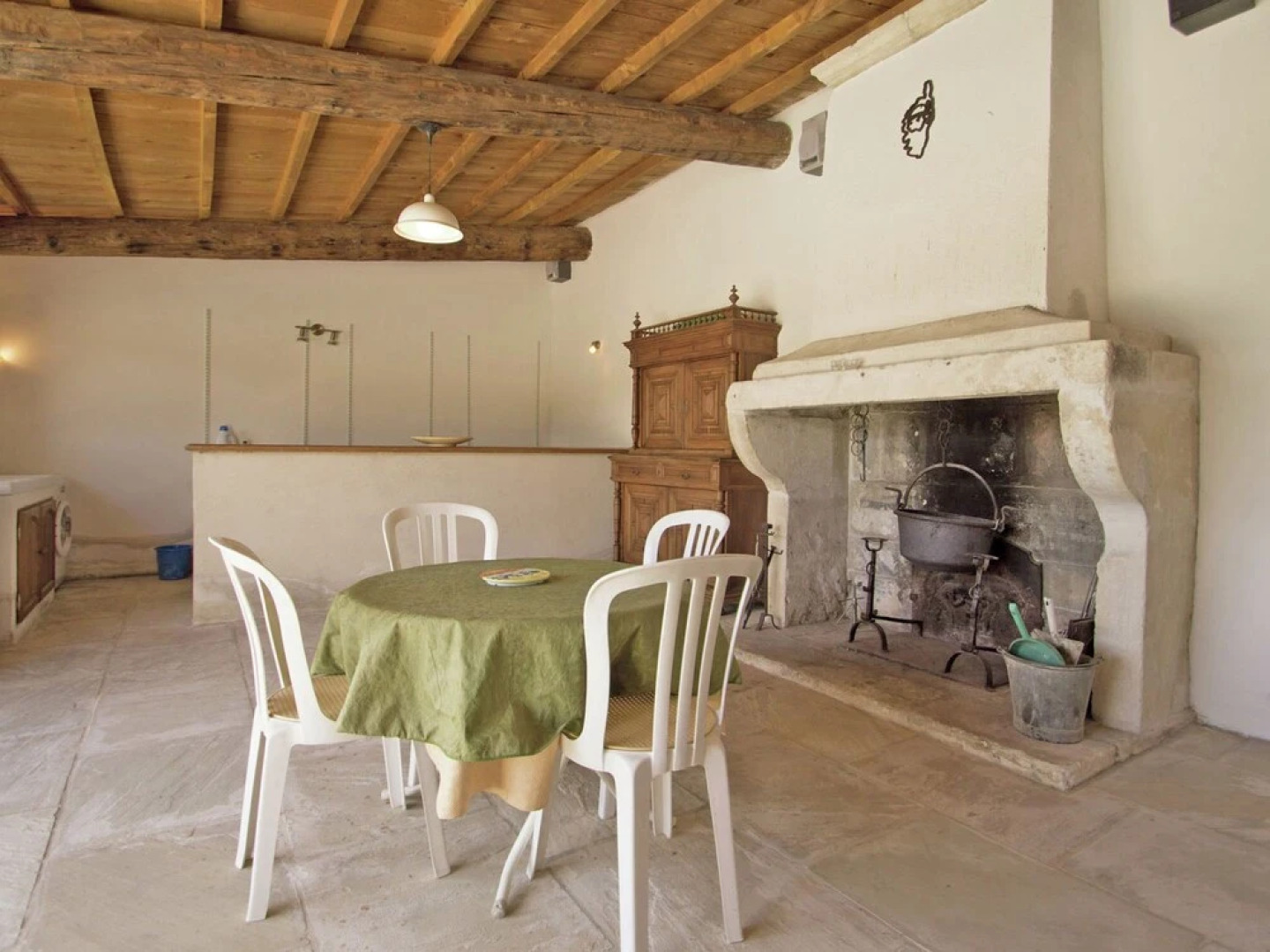 Welcoming Villa with Private Pool in Montfrin