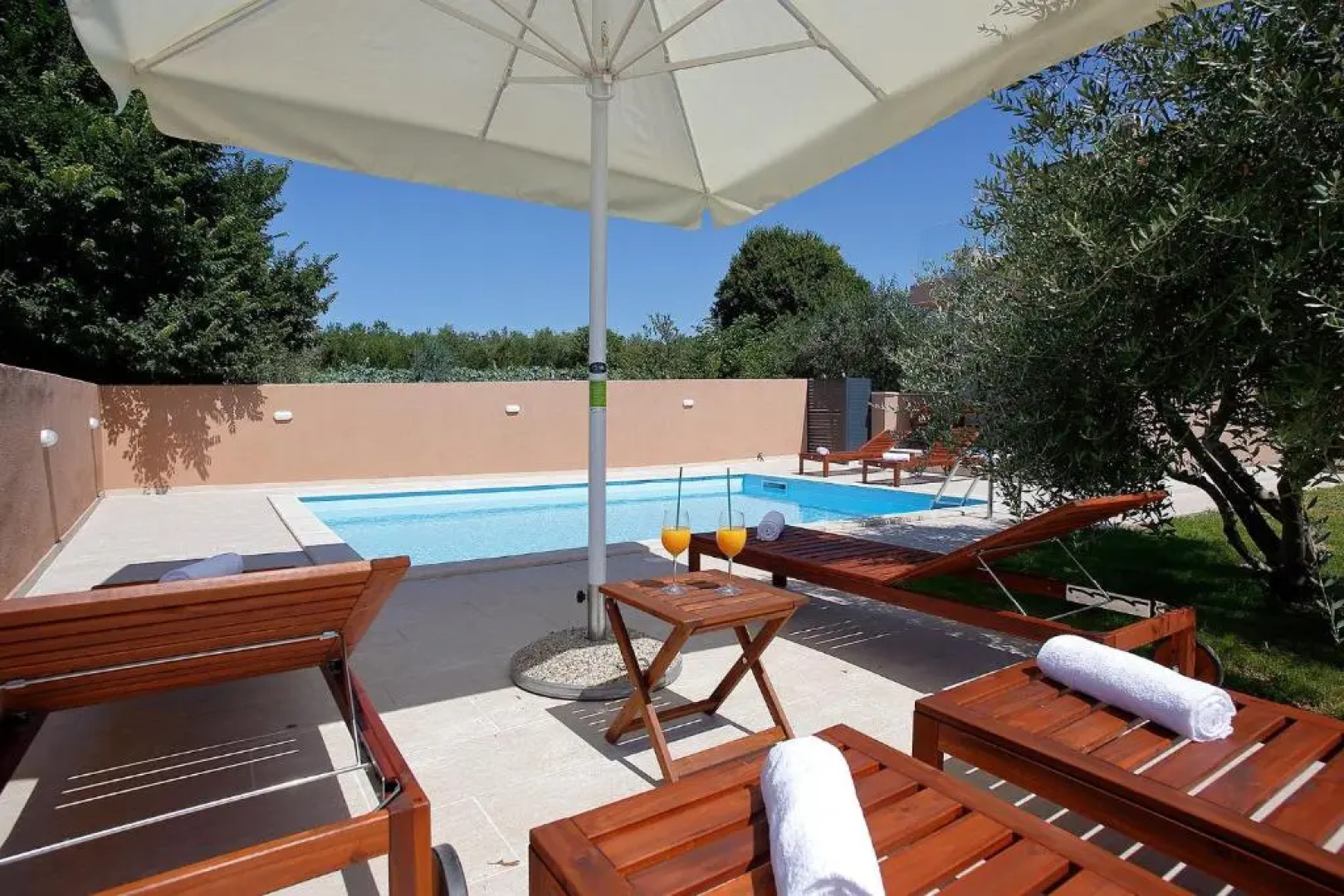 Beautiful Villa L&T 1 Nin