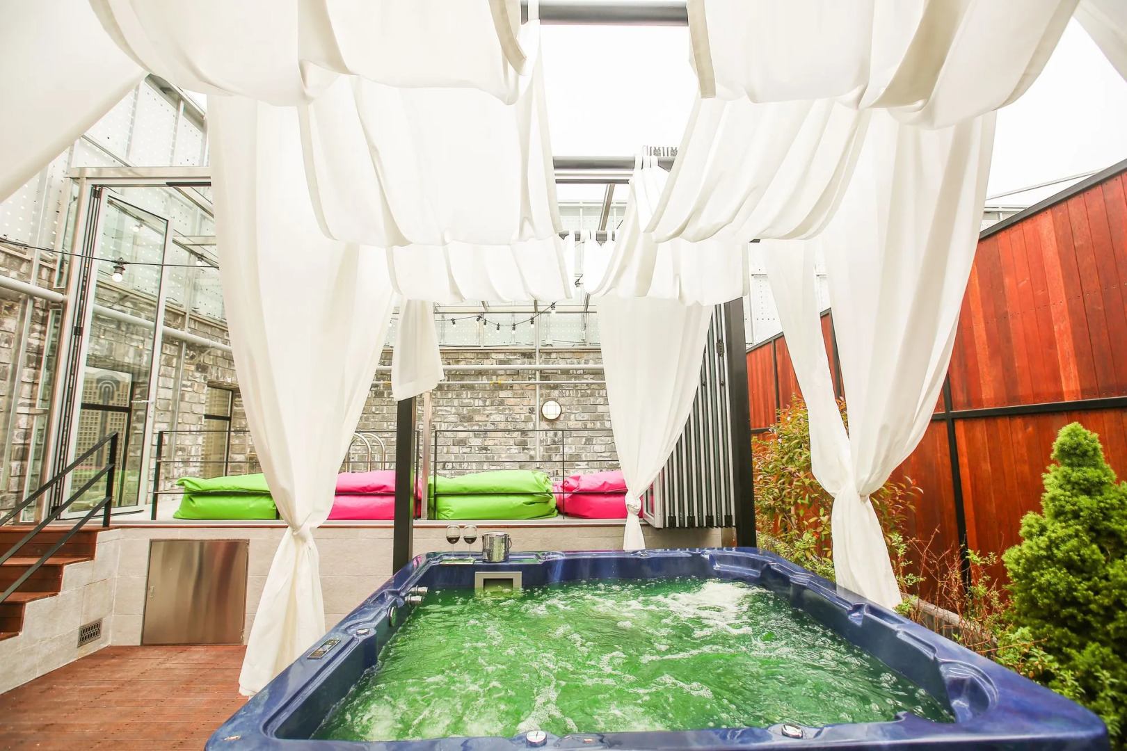 February Hotel The Signature Dongseongro