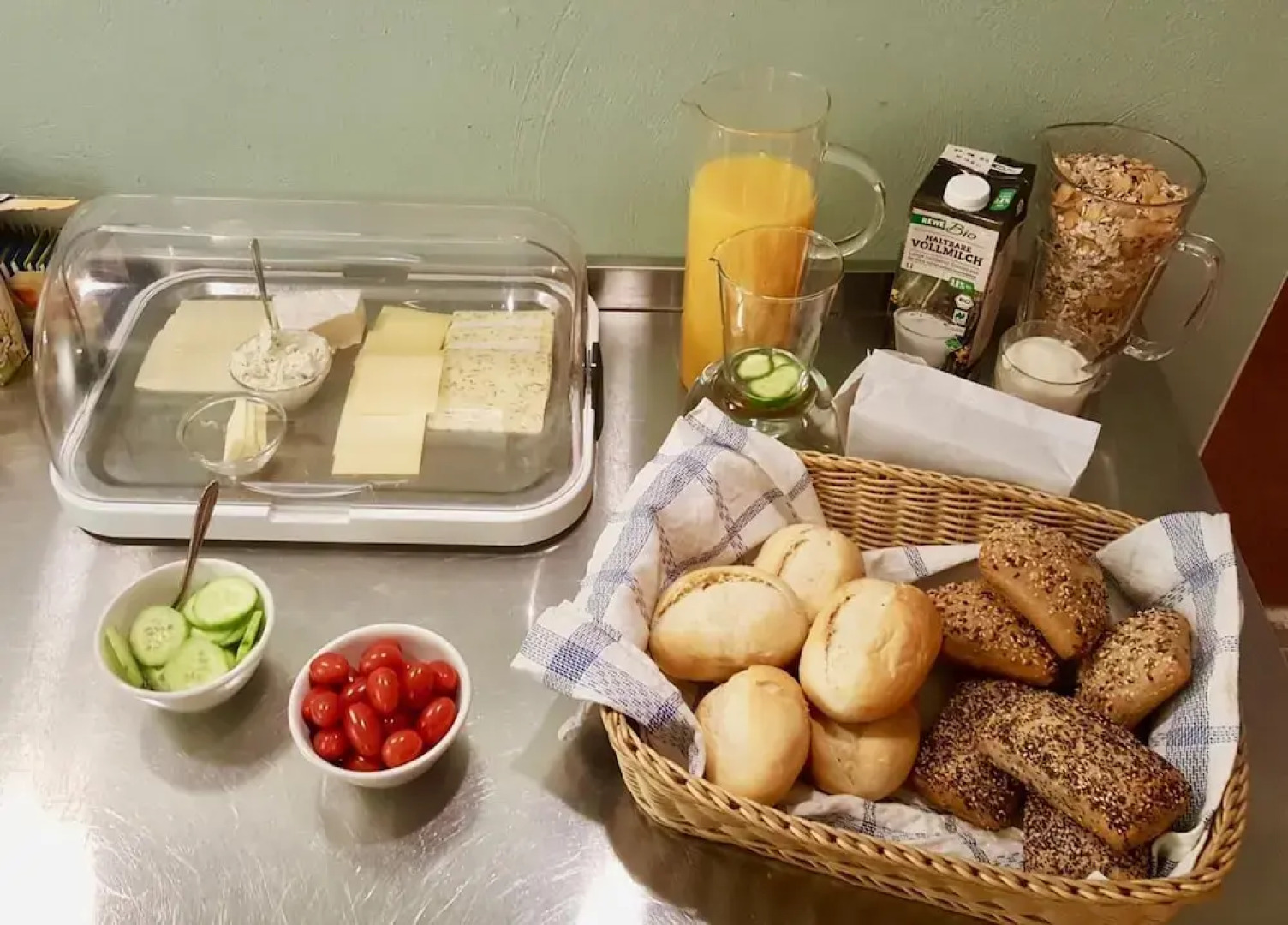 Alcatraz Backpacker Hostel