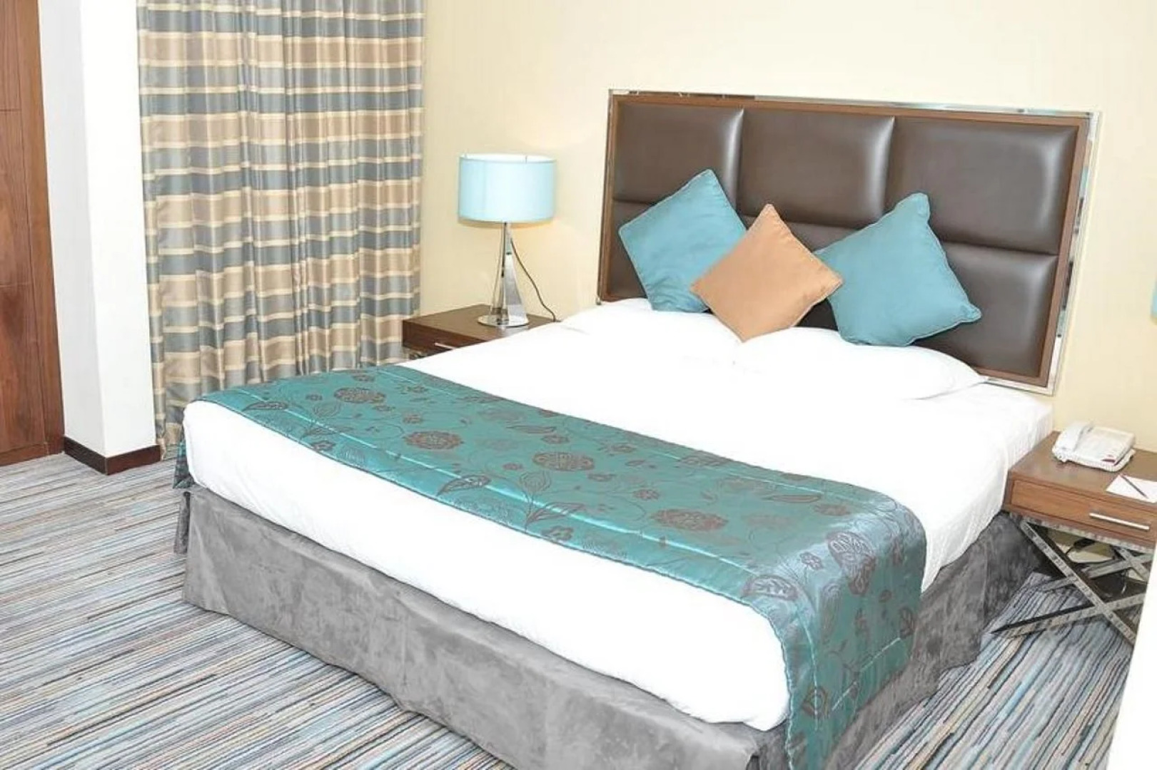 Phoenix Plaza Hotel Apartments