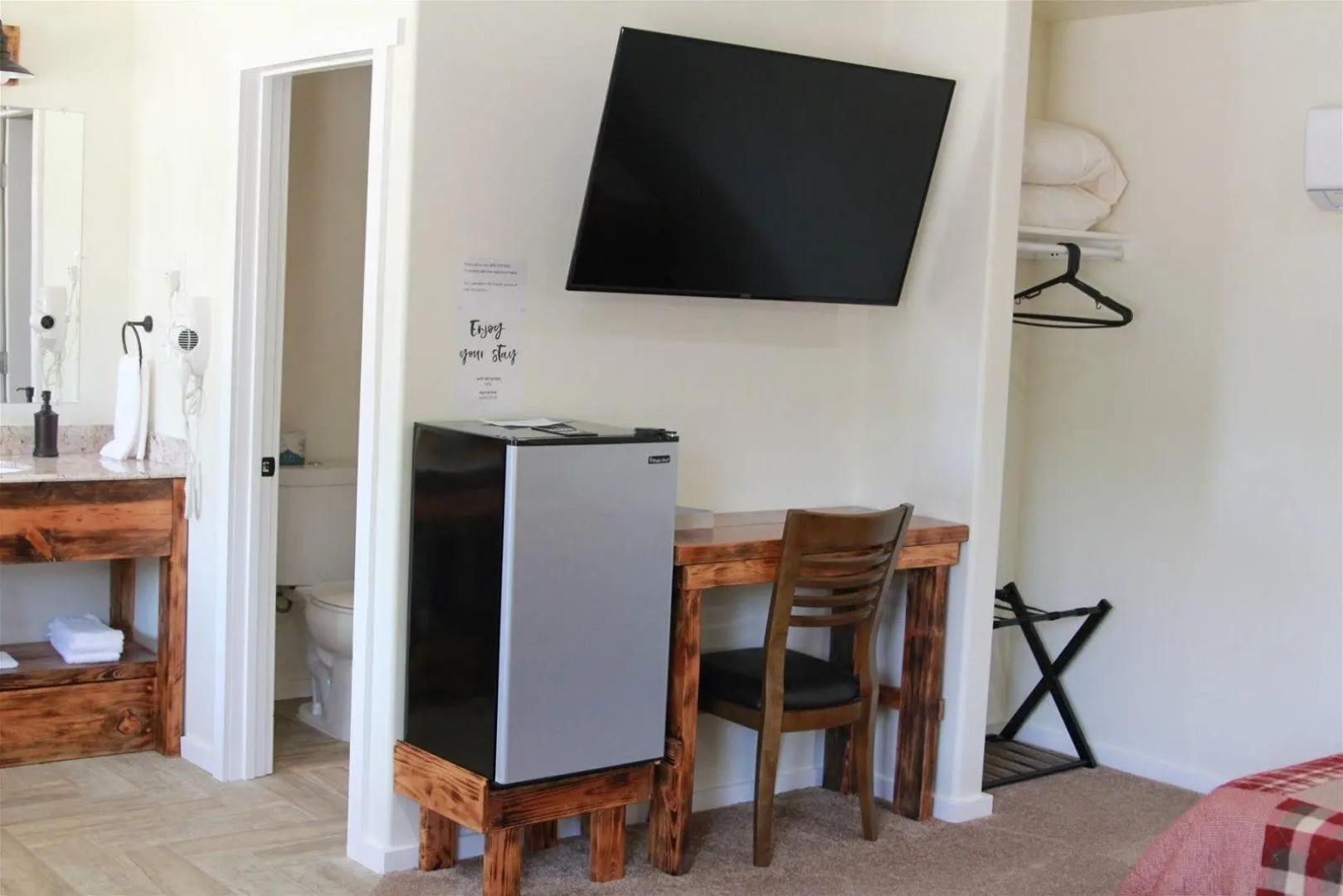 Hurricane Hideaway Lodging