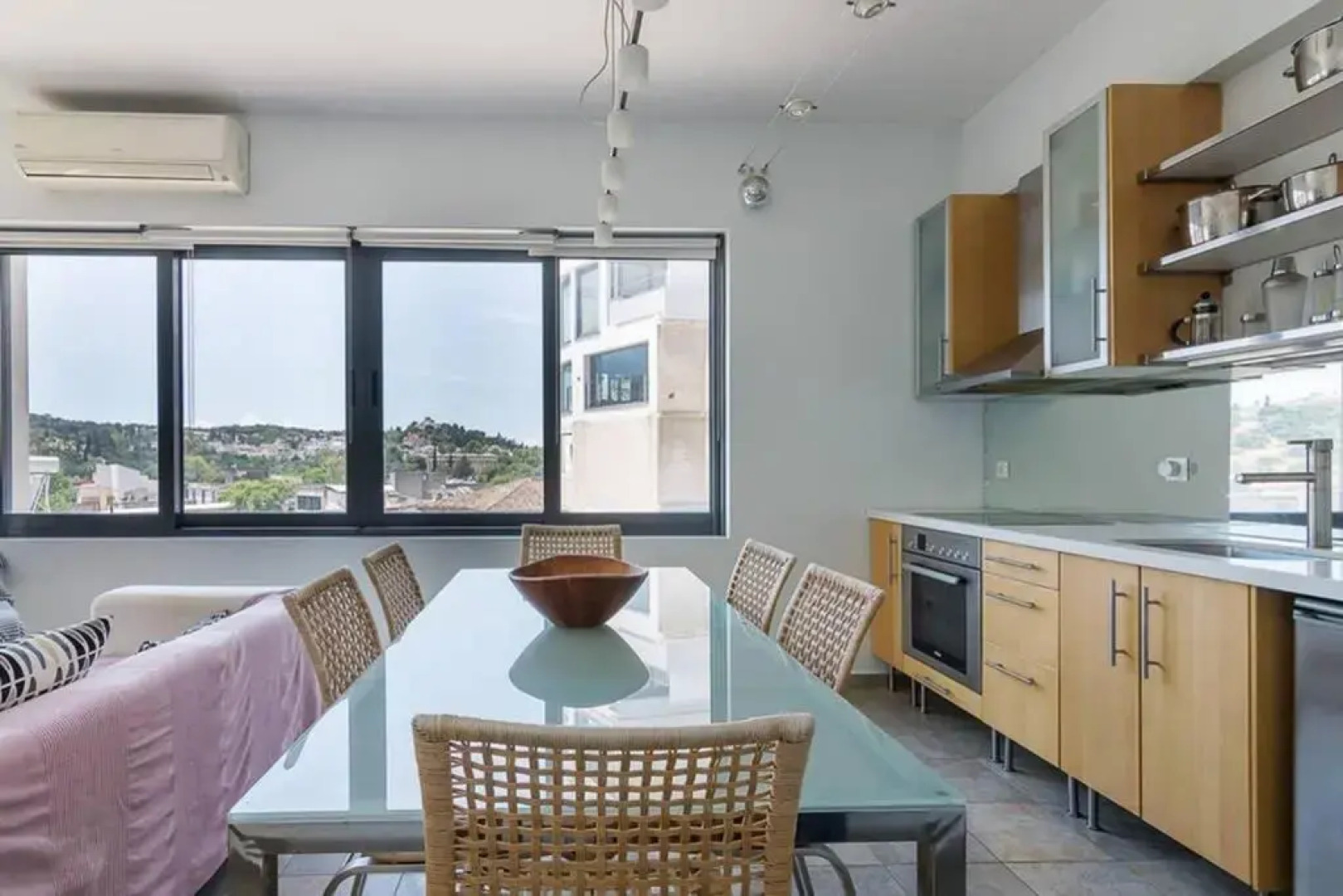 1bedroom house in the city center with great view