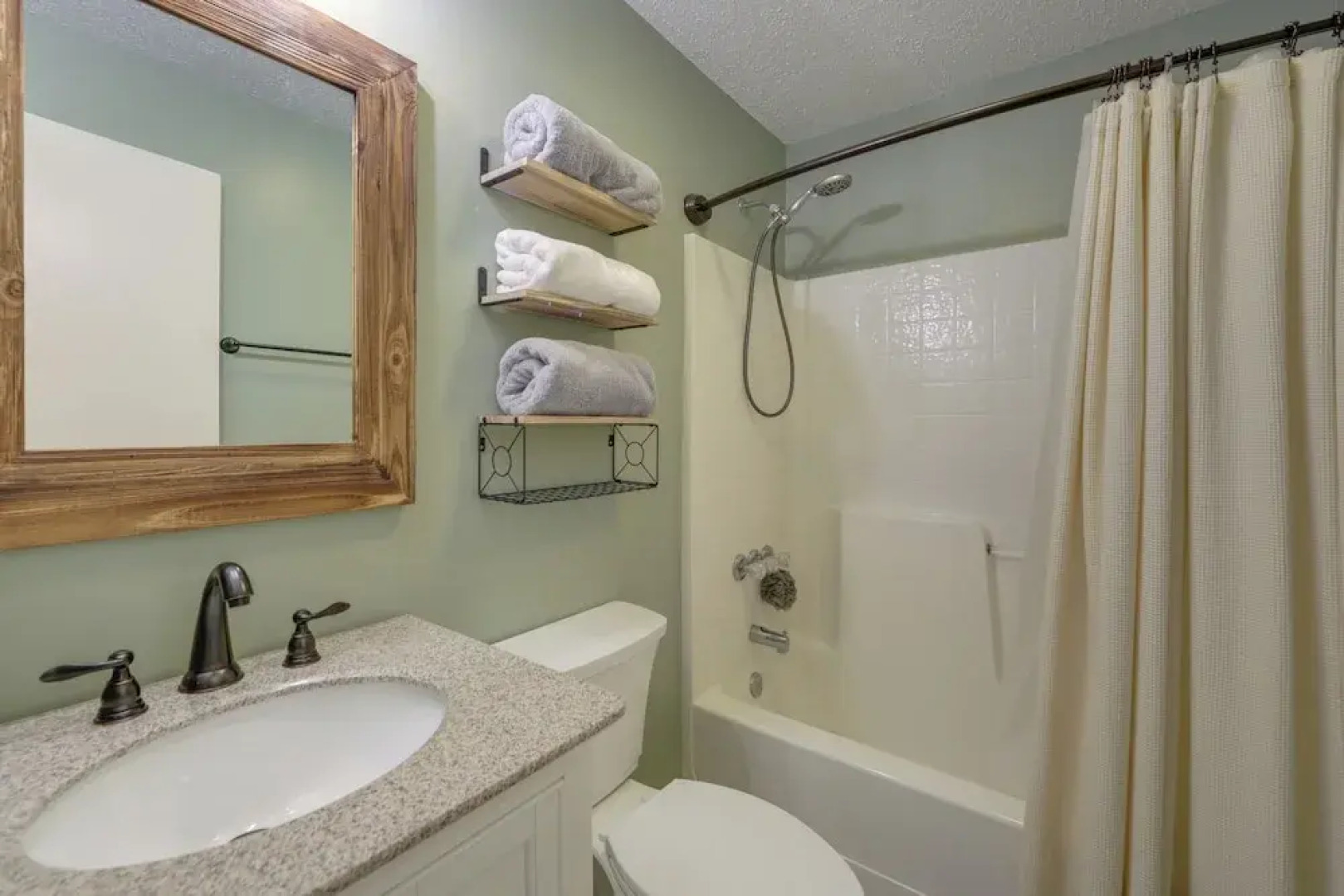 Blue Ridge Pkwy View & Deck: Brevard Home!