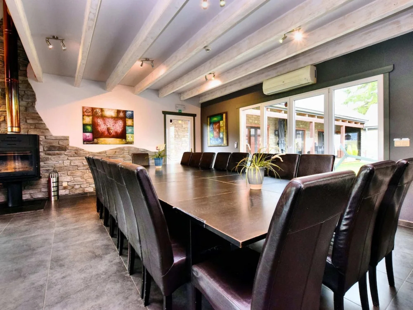 Villa With Heated Outdoor Pool and Sauna