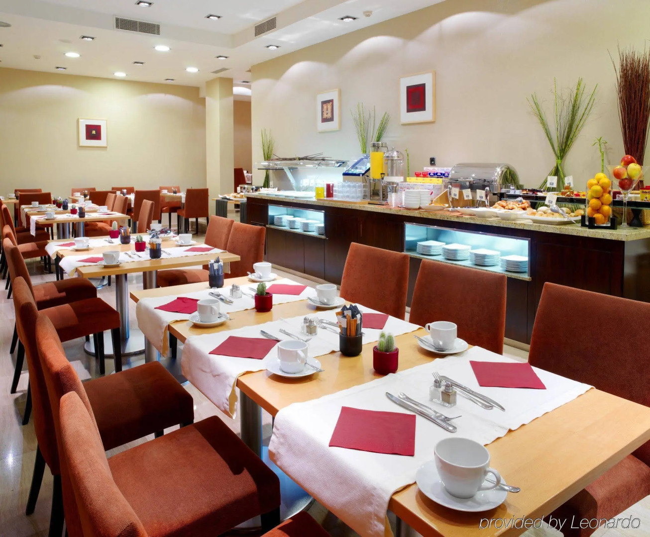 LATROUPE Grand Place Hostel