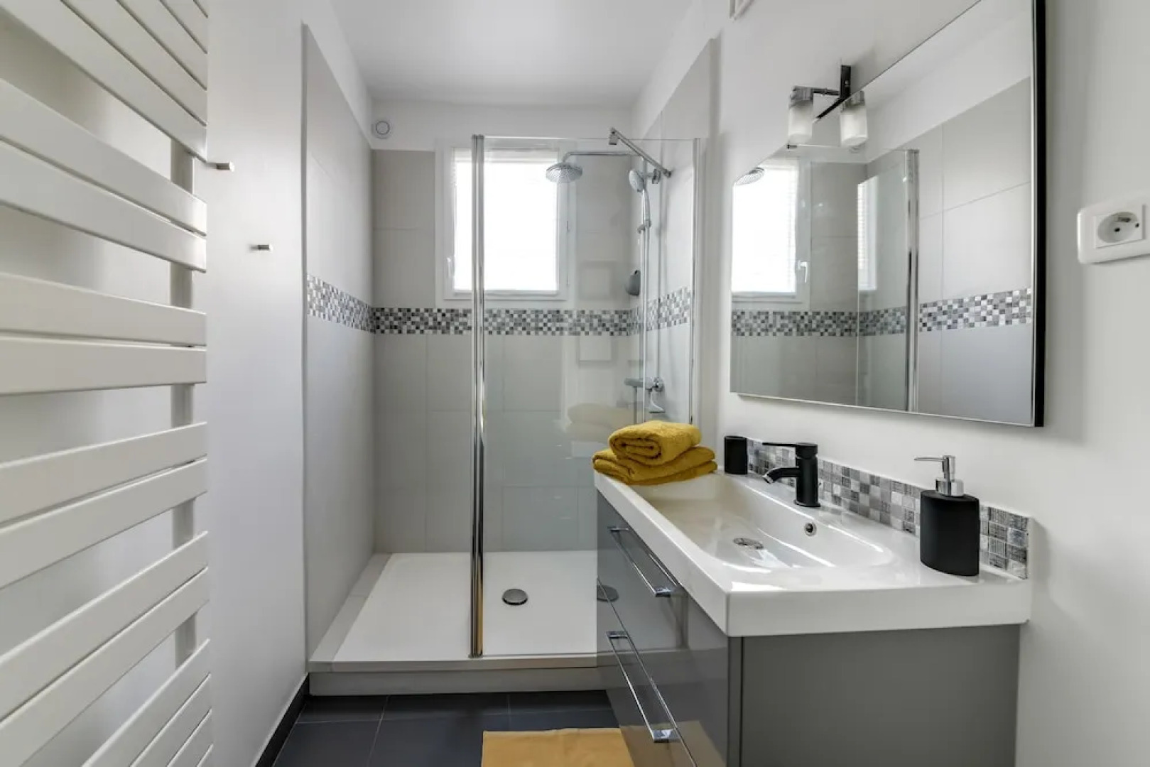 Fontainebleau Sweet Home Garden