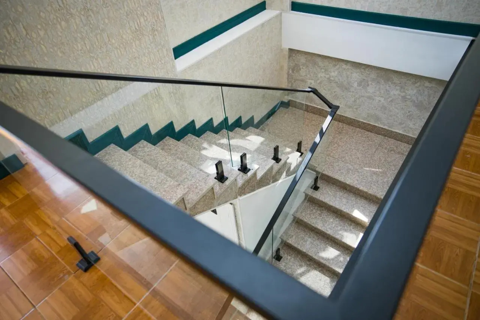 Lakeside Hotel & Spa