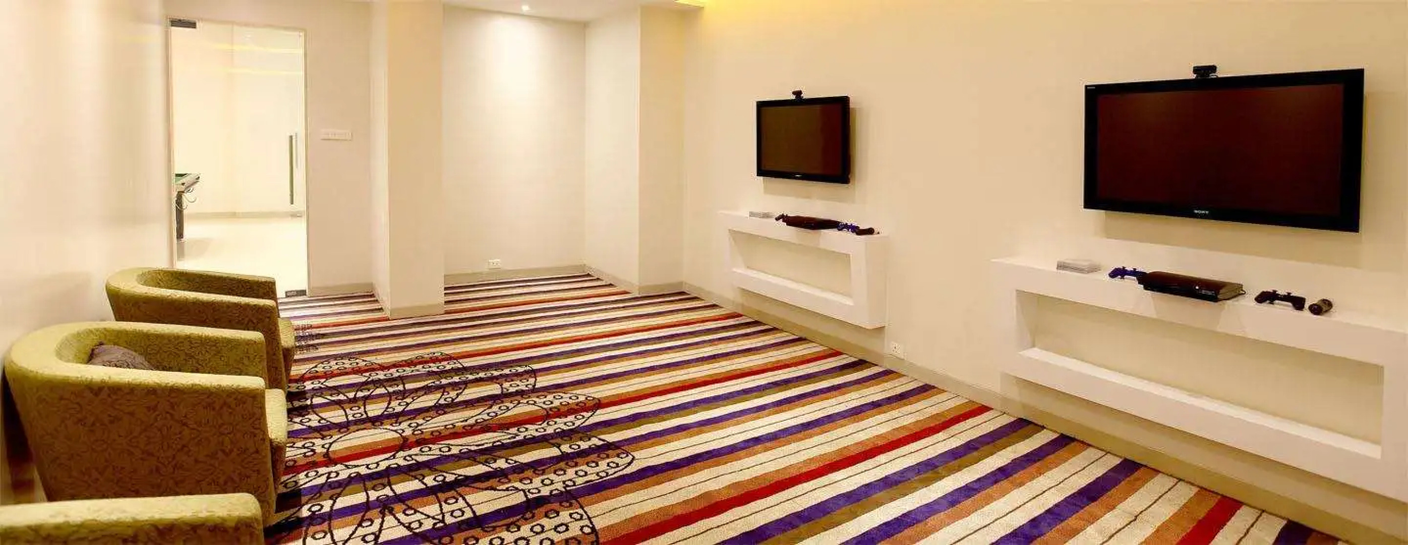 Express Inn The Business Luxury Hotel