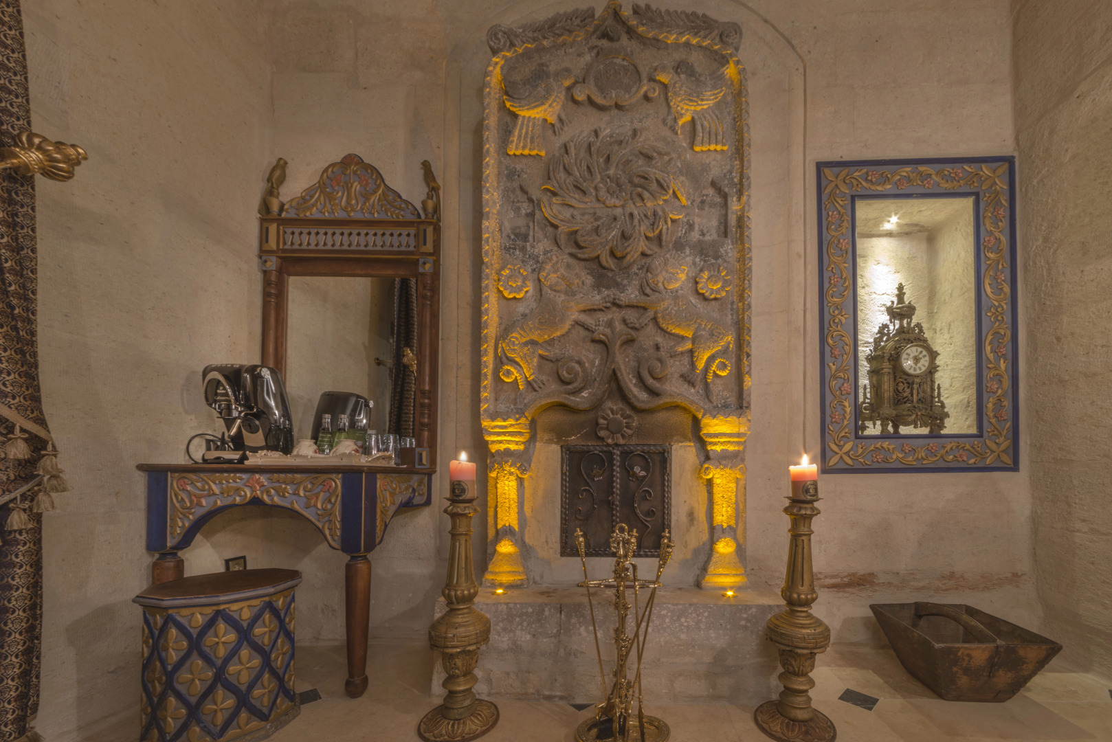 Elika Cave Suites & Spa