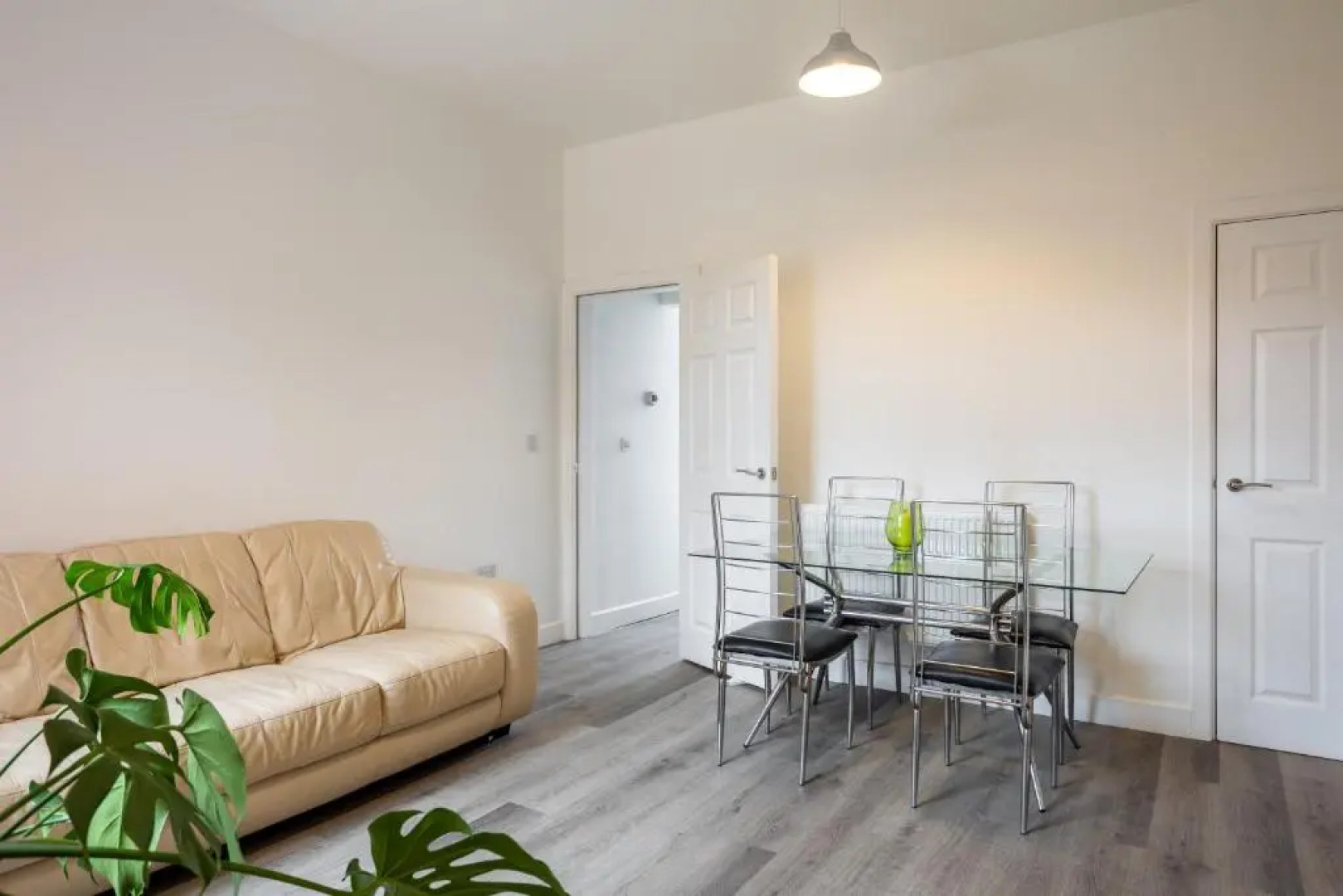 Whole house in centre of Town Ideal for Contractors and Professionals